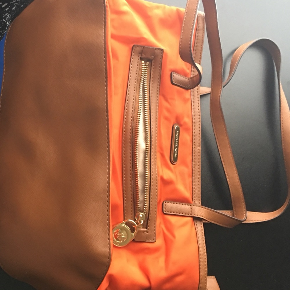 Purses - Picture 5 of 6